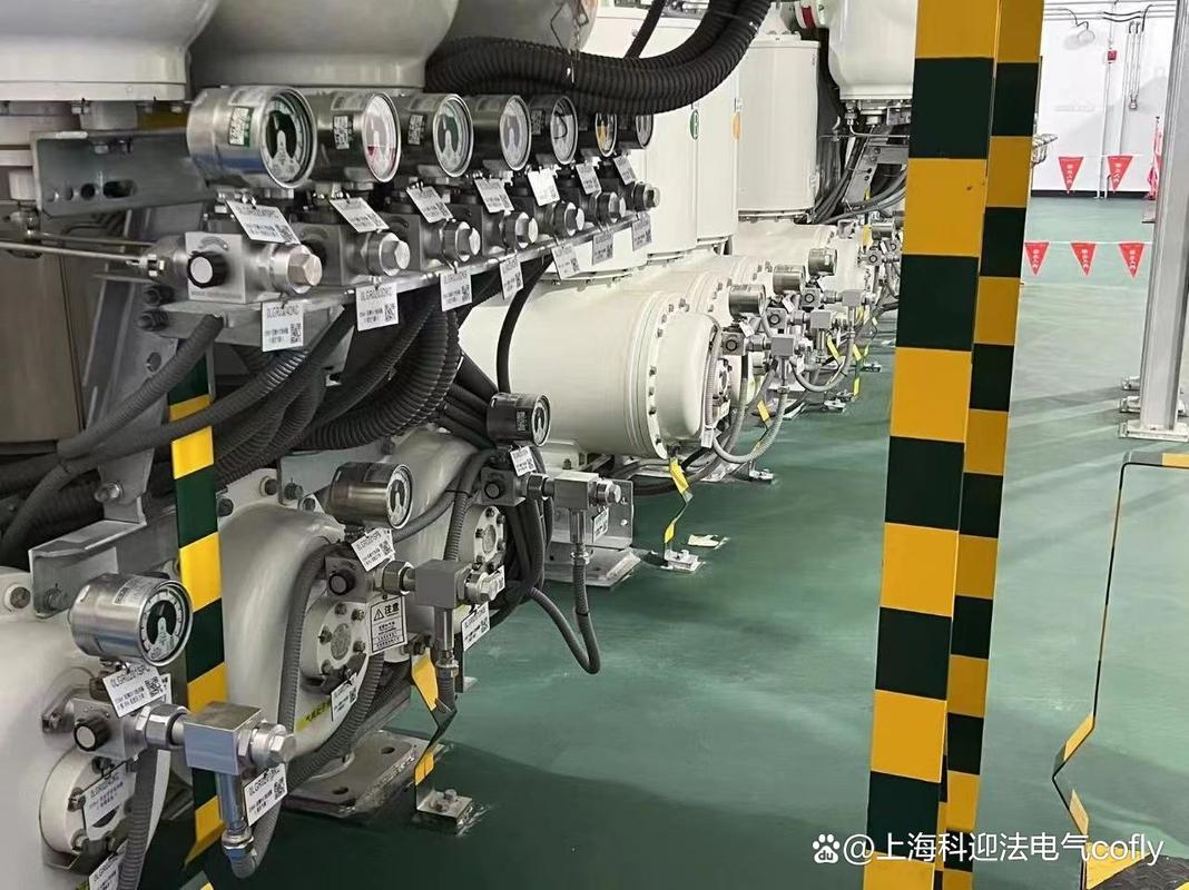 电气设备SF6密度微水在线监测系统中M12连接器的关键作用与技术分析